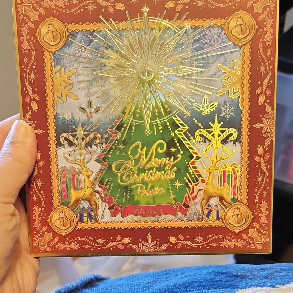 Merry Christmas Palette with Gold and Red Accents